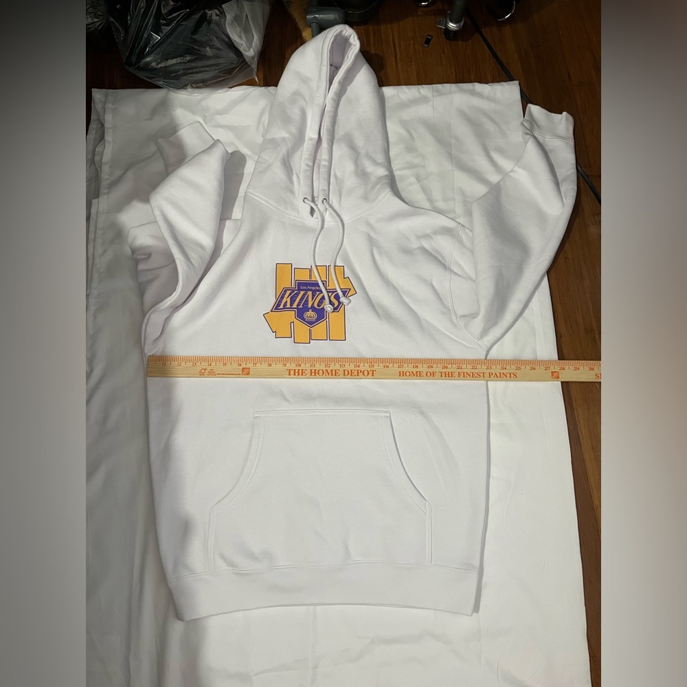 Undefeated X NHL Los Angeles Kings hockey hoodie size medium LA kings